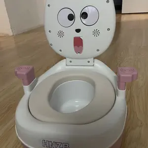 نونية موسيقية للأطفال مع مقعد ناعم للقطط