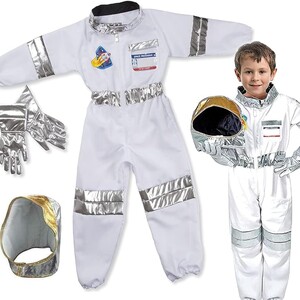 زي رائد الفضاء